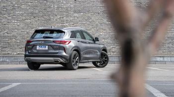 英菲尼迪QX50：380牛·米+四驱，动力强过X3，还有沃德十佳内饰  -图4