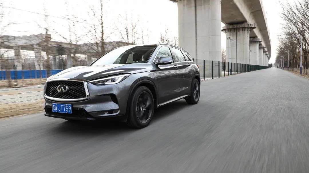 英菲尼迪QX50：380牛·米+四驱，动力强过X3，还有沃德十佳内饰  -图12