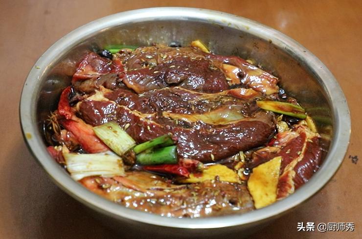 大厨教你在家怎么卤牛肉？配料简单又家常，轻松在家卤牛肉  -图5