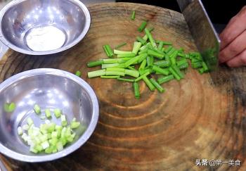 油焖大虾最简单的做法，不油炸照样好吃，肉质鲜嫩可口，皮酥入味  -图3