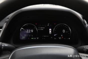 新车｜20.98万元起 价格/配置表现如何？2023款凯美瑞双擎到店实拍  -图8