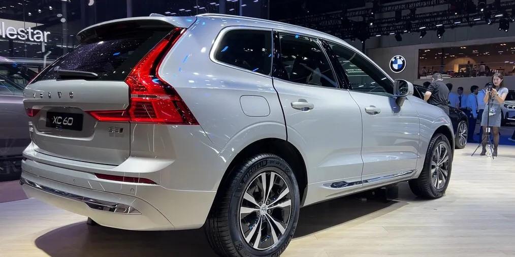 沃尔沃终于＂杀疯了＂！XC60跌破30万，2.0T+8AT爆250马力  -图3