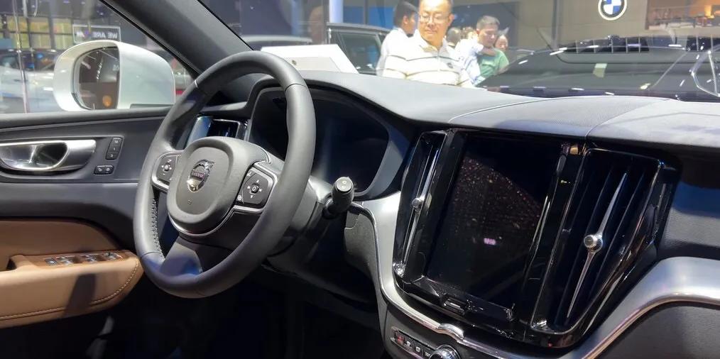 沃尔沃终于＂杀疯了＂！XC60跌破30万，2.0T+8AT爆250马力  -图5